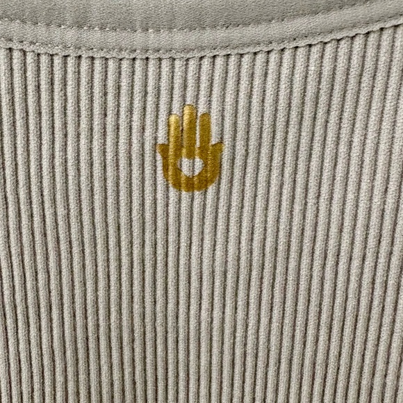 Spiritual Gangster Ribbed Top Scalloped M/L Gray NWT - Picture 3 of 8